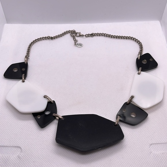 Bijou Terner Silver Black and White Geometric Statement Necklace Chunky Funky - Picture 6 of 11